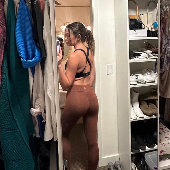 Crop Shop Boutique CSB Textured Scrunch BARE brown Leggings, size S - Picture 7 of 10